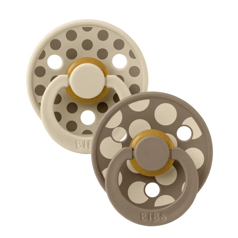 STUDIO Colour Pacifiers 2 Pack Polka - Vanilla/Dark Oak