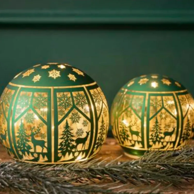 Grüne Glaskugel X-Mas LED mit Timer - 2 Größen