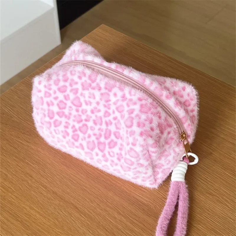 Makeup Tasche 'Romantic Retro Leopard Plush' pink
